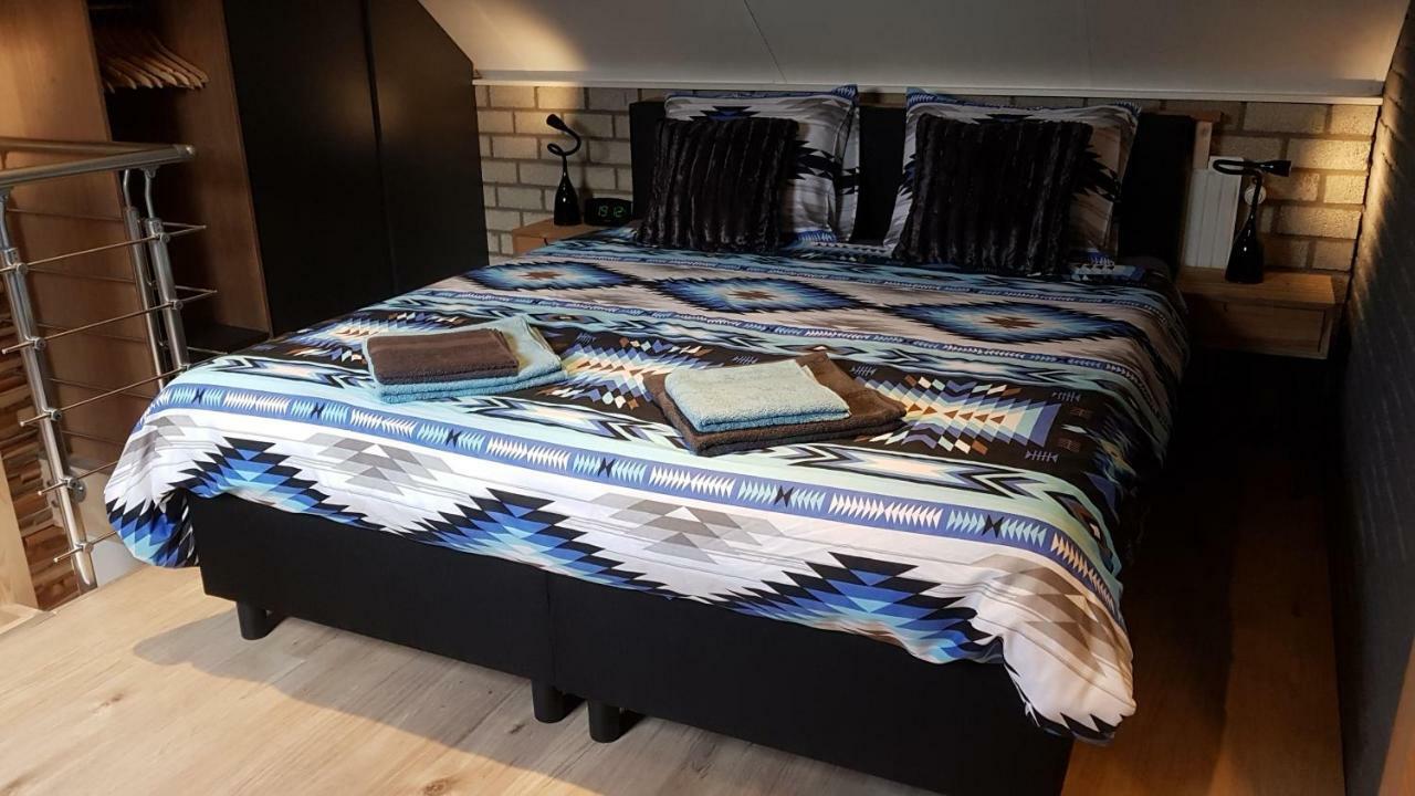 Het Gildehuis Met Sauna En Jacuzzi Stevensweert Экстерьер фото