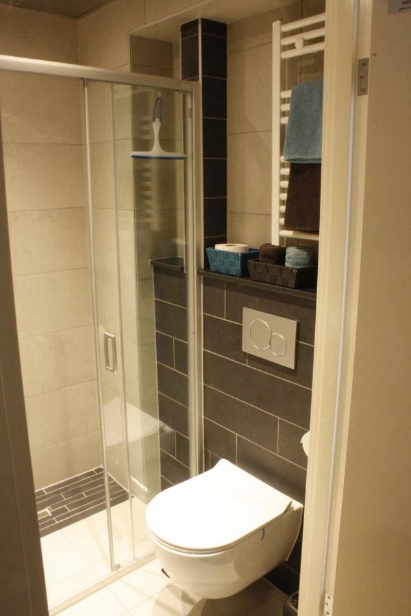 Het Gildehuis Met Sauna En Jacuzzi Stevensweert Экстерьер фото